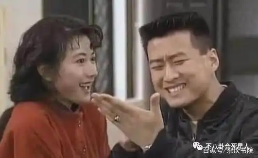 出道神似周润发,出演的角色霸占我们整个童年,今55岁靠走穴