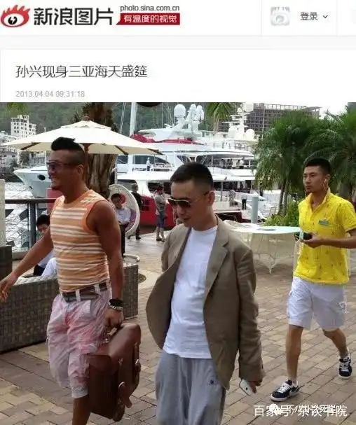 出道神似周润发,出演的角色霸占我们整个童年,今55岁靠走穴