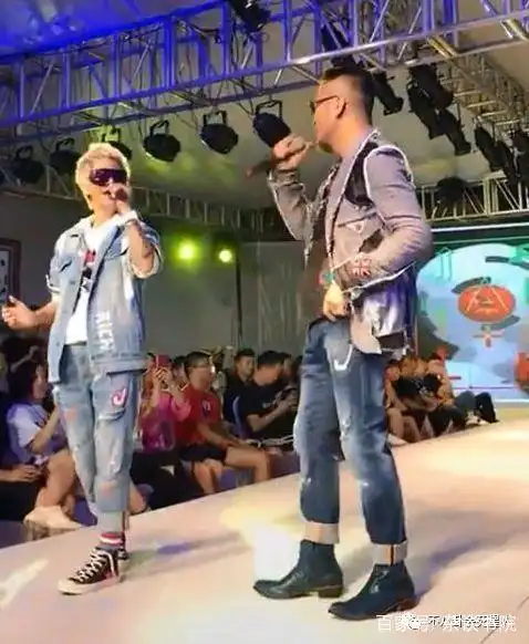 出道神似周润发,出演的角色霸占我们整个童年,今55岁靠走穴