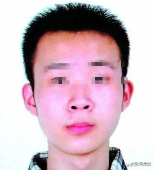 回顾：药家鑫受父母严苛教育，撞人后怕被斥责，最终持刀将其杀害