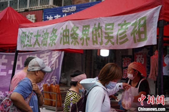 当台湾人遇上东北早市：“好贺儿”、人间味与乡愁