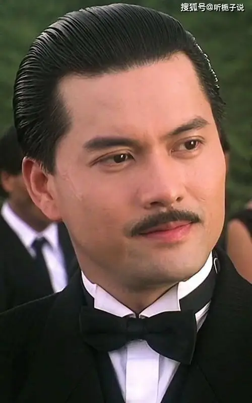 68岁吕良伟赢麻了！与53岁富豪妻子同框更年轻，像28岁精神小伙