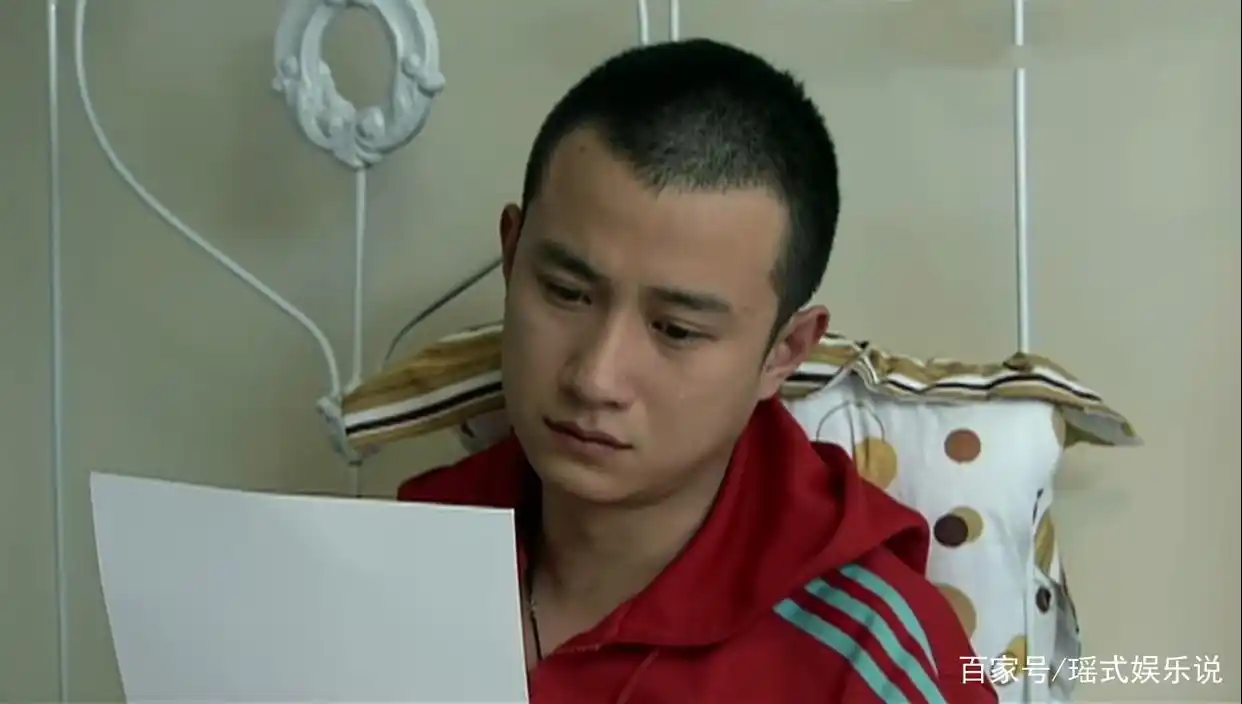 30岁再看《蜗居》，我理解了6万元出卖身体的海藻，那她错了吗