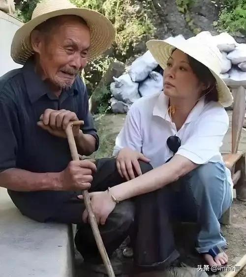 骗了我们18年!袁立公开与张国立的“真实关系”,不敌几千万片酬