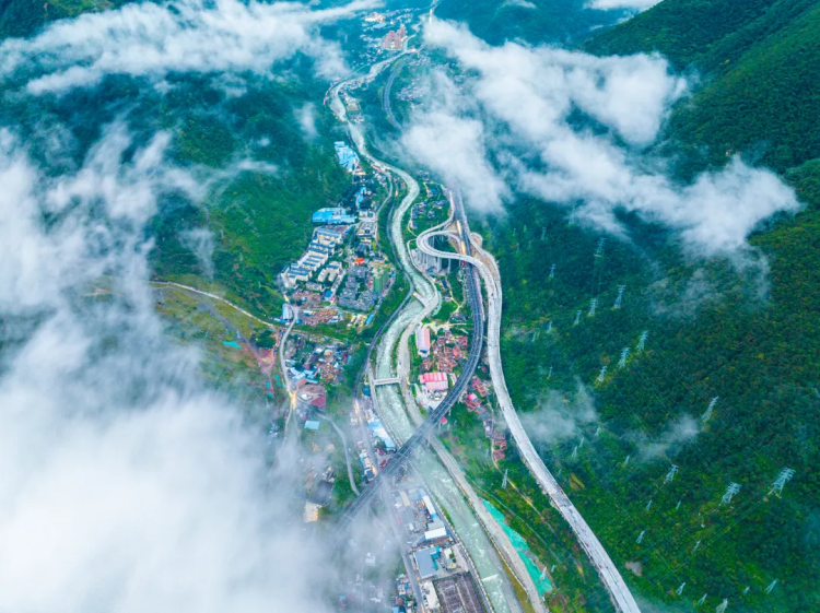 在雅安：遇见交旅融合的“诗与远方”