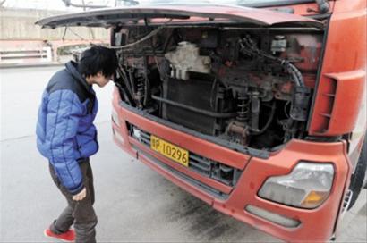 集卡为何集体"夜宿"高速旁? 有钱谁不想在床上睡好觉!