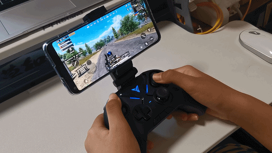 飞智八爪鱼2手柄体验,网友:可拖动轮盘按键,这个设计碉堡了