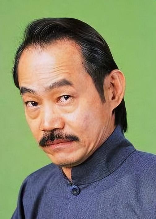 元华：曾是李小龙替身，成龙的同门师兄，遇到周星驰才大火