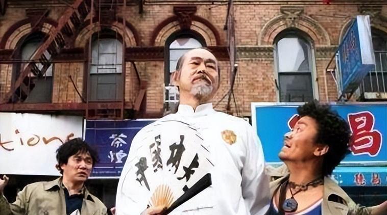 元华：曾是李小龙替身，成龙的同门师兄，遇到周星驰才大火