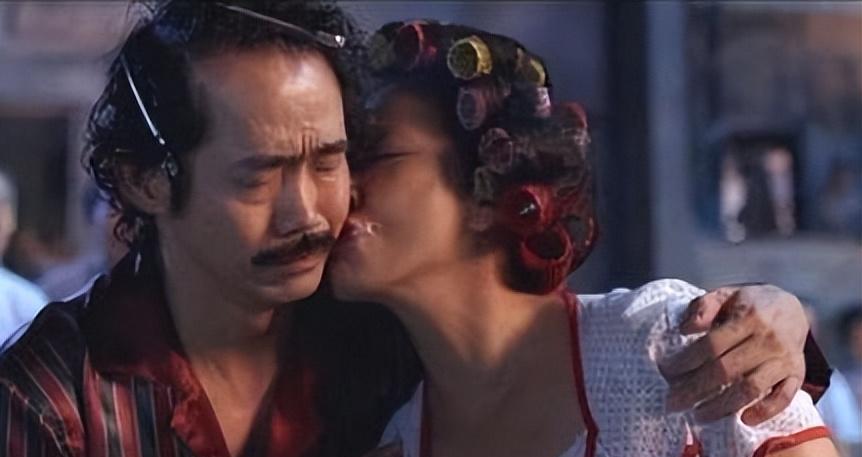 元华：曾是李小龙替身，成龙的同门师兄，遇到周星驰才大火