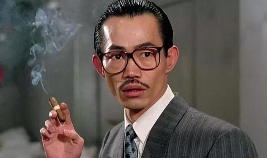 元华：曾是李小龙替身，成龙的同门师兄，遇到周星驰才大火