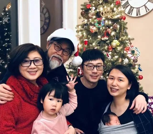 还记得《功夫》里的包租公吗？如今70岁的他近况曝光