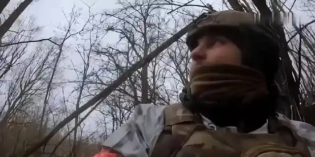 战地记者危？俄美女记者踩中地雷被炸死，乌女记者被无人机袭击