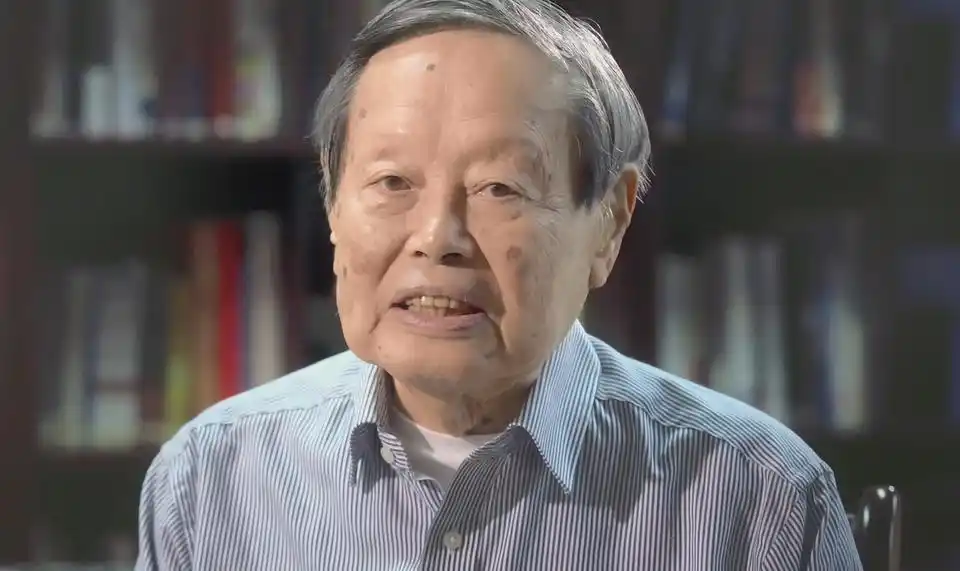 功在世界 心怀家国!一文回顾科学巨擘杨振宁先生的一生