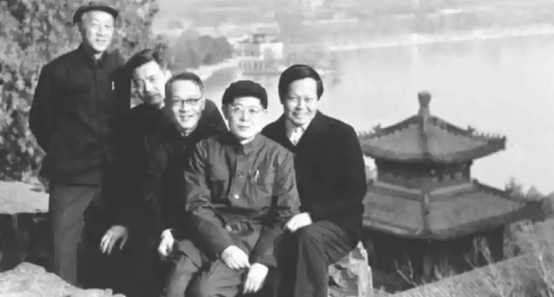 功在世界 心怀家国!一文回顾科学巨擘杨振宁先生的一生