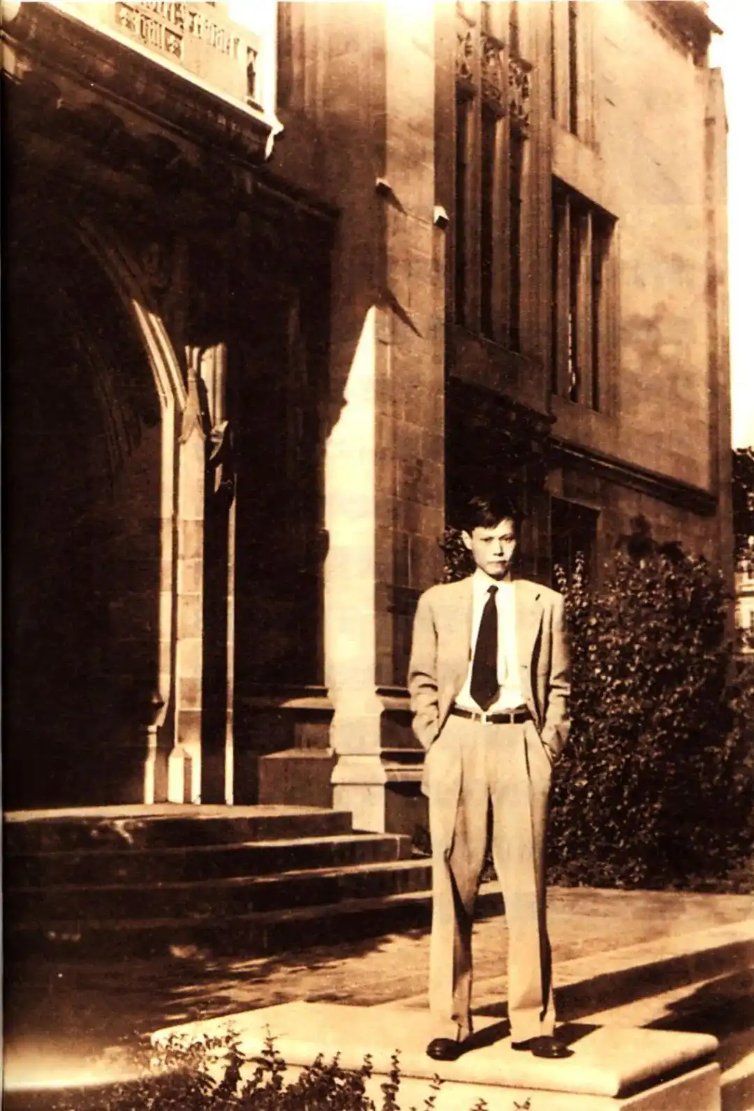 功在世界 心怀家国!一文回顾科学巨擘杨振宁先生的一生