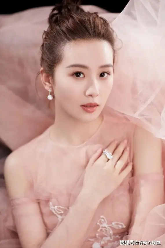 中国30-40岁最美女演员Top 10，赵丽颖、杨幂、迪丽热巴上榜！