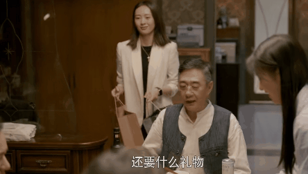 没想到，海清携“蜗居续集”归来，会以这样的惊喜，打出一副王炸