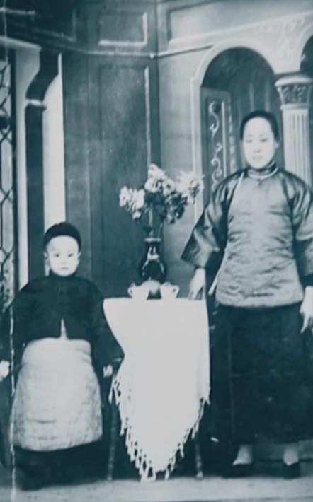 杨振宁百年人生：比婚姻更牛的，是放弃美国国籍