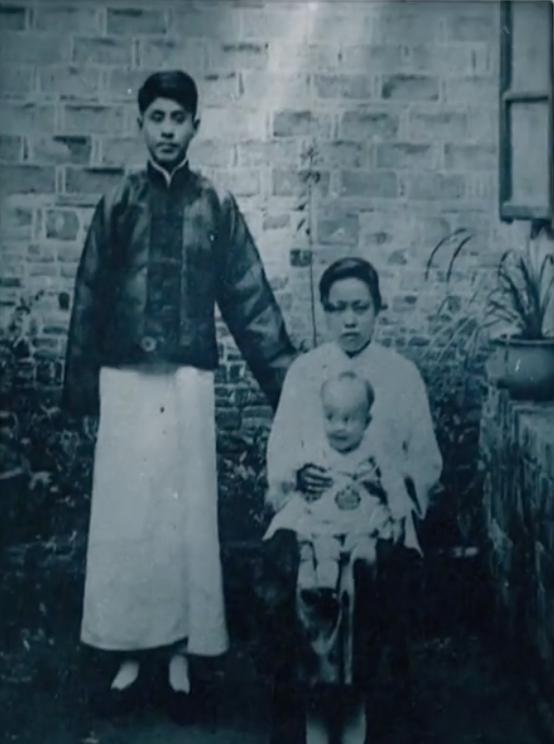 杨振宁百年人生：比婚姻更牛的，是放弃美国国籍