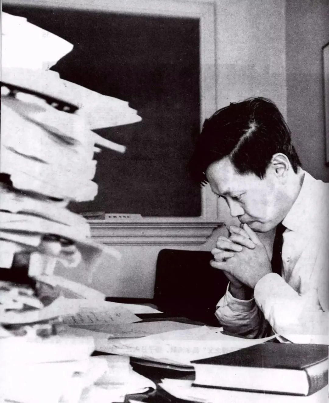 杨振宁百年人生：比婚姻更牛的，是放弃美国国籍