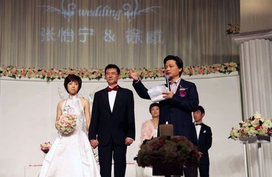 袁立宣布三婚！过往三段情史坎坷，曾闪婚老外，经历流产冻卵