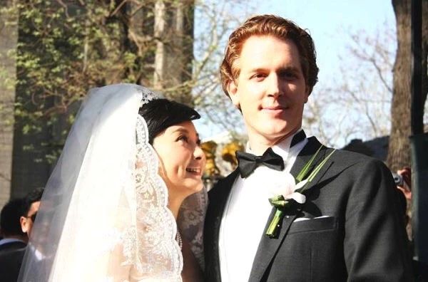 袁立宣布三婚！过往三段情史坎坷，曾闪婚老外，经历流产冻卵