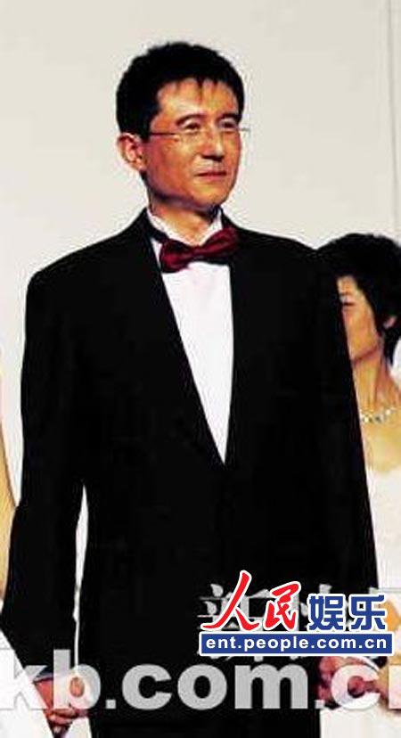 袁立躺枪因网友言论痛哭 20年情史揭秘(组图)