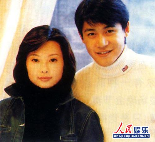 袁立躺枪因网友言论痛哭 20年情史揭秘(组图)