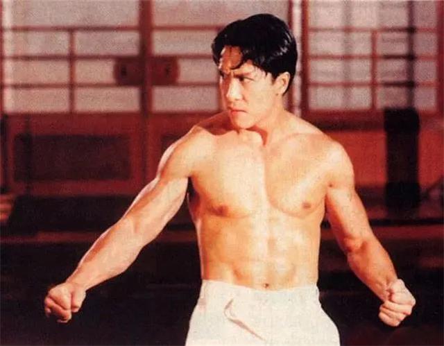 甄子丹新片致敬李小龙，我却想起25年前的《精武门》，那才是经典