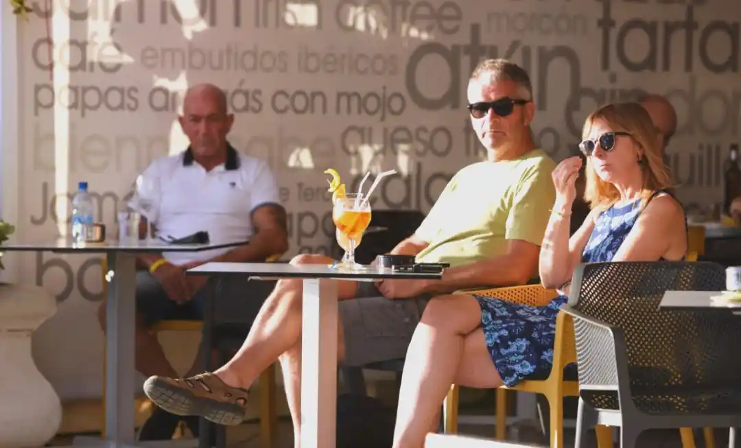 东亚人生活压力大的背后原因探析