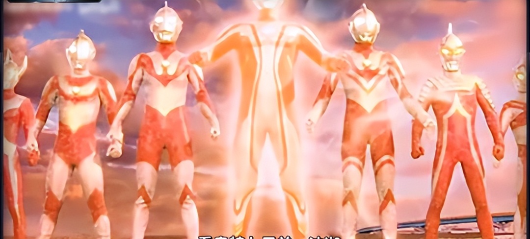 每天印1亿张，年入40亿！在中国，还有啥卡牌比奥特曼卡更疯狂？