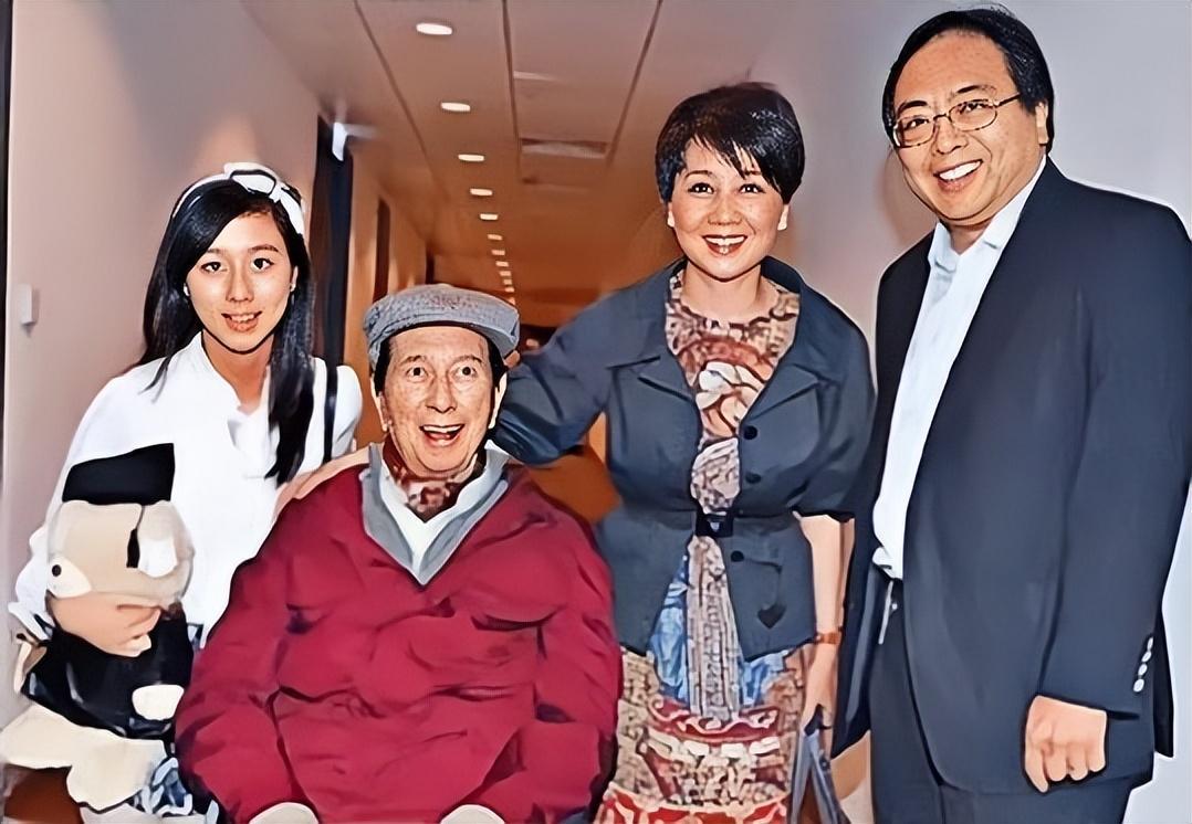 看护郑咏诗：无缘赌王“五太”，携亿万身家倒追嫁初恋，精明？