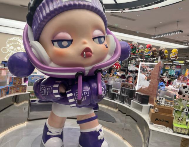 1块7一包的卡牌，为何比泡泡玛特更暴利？卡游这“卡”还能打多久