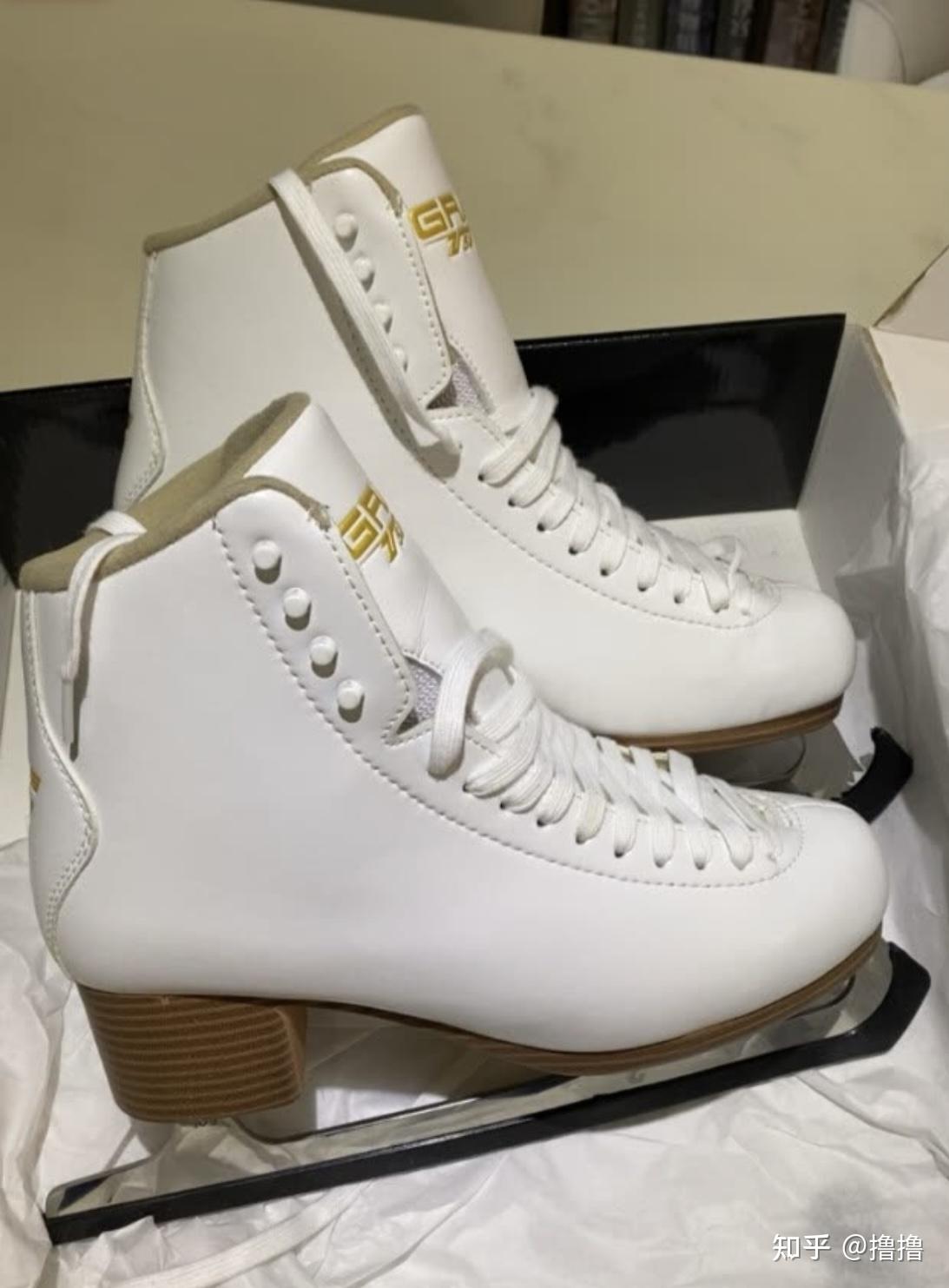 冰鞋什么牌子好?如何选择合适的冰鞋(冰刀)?新手冰鞋推荐?初学者滑冰选什么冰鞋?有什么适合初学者的花滑冰鞋推荐?冰鞋怎么选?2023年4月更新