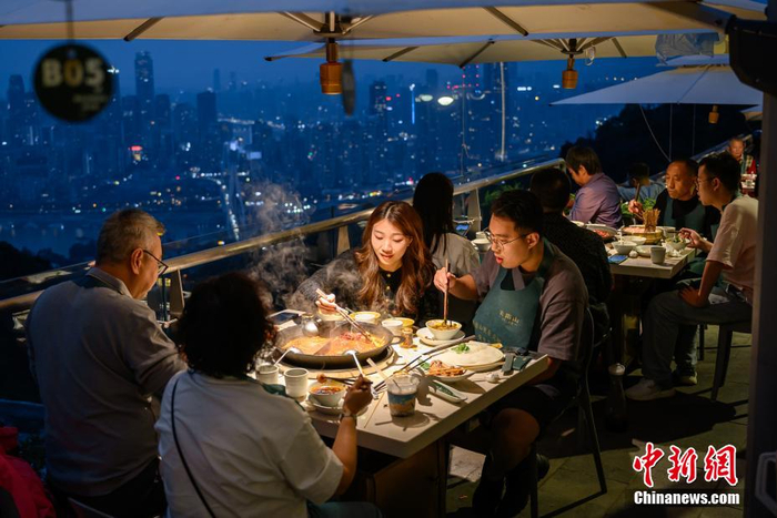 国庆假期 重庆假日经济红火