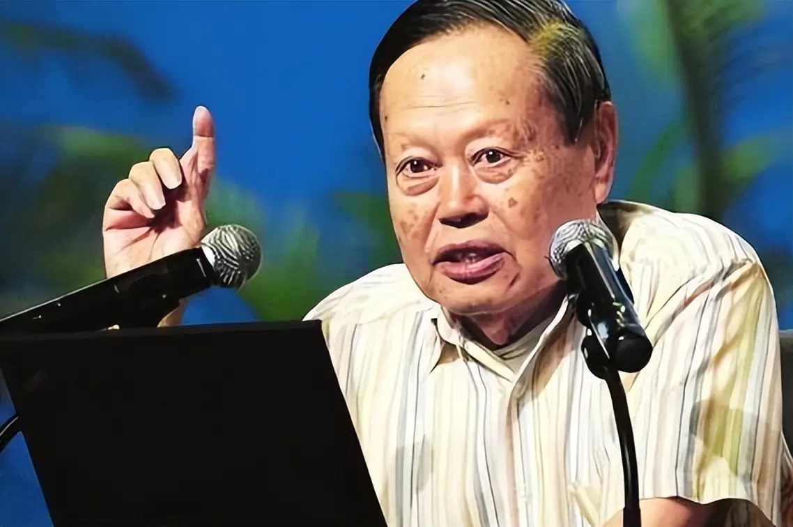 杨振宁的“长寿秘诀”：最核心的并不是多运动、喝水，而是这4点