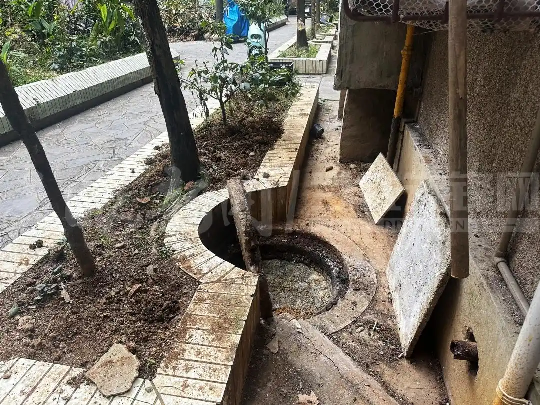 「天眼问政」贵阳一小区化粪池堵塞多月，街道办协调疏通难在集资