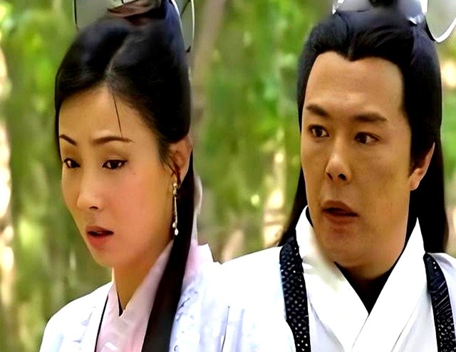 内娱的明星有多离谱，强吻袭胸掀衣服，“假戏真做”太可怕