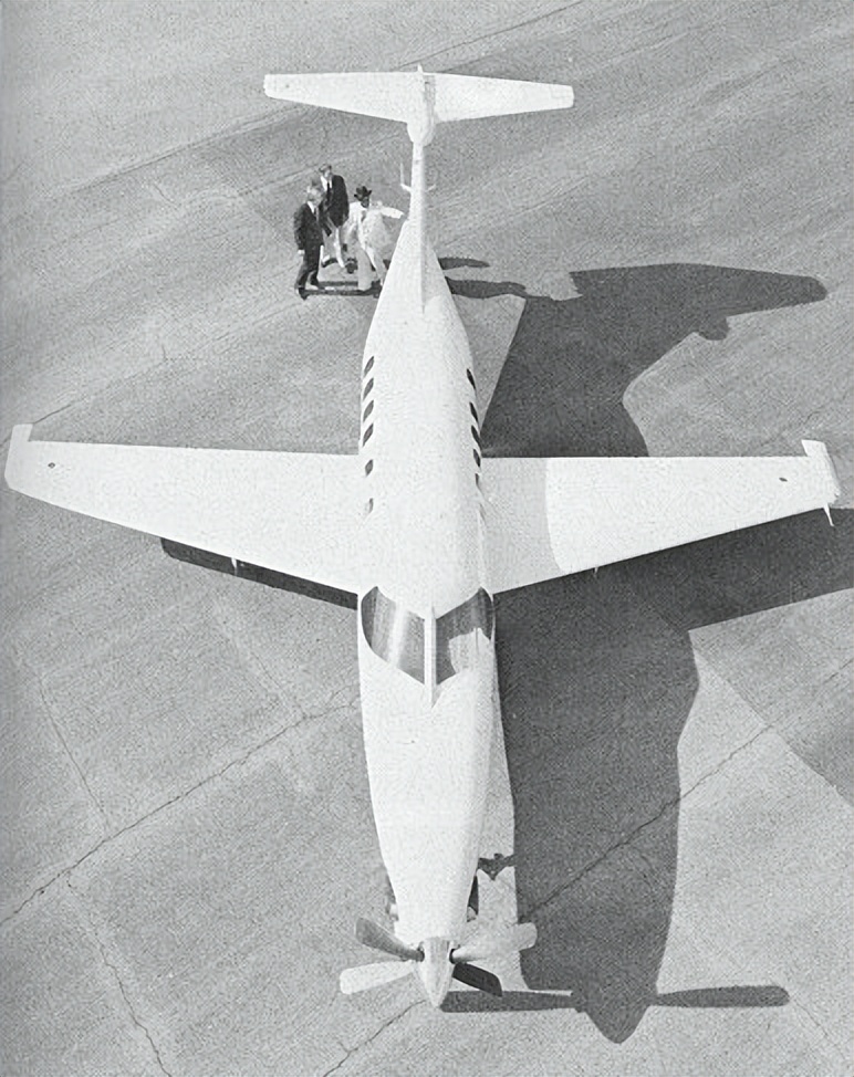 有趣的飞行器25-前拉后推的公务机 AJI湾流 盗贼 400/500