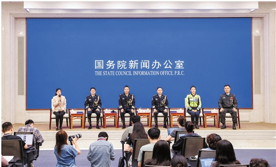 “三个时刻”见勇气