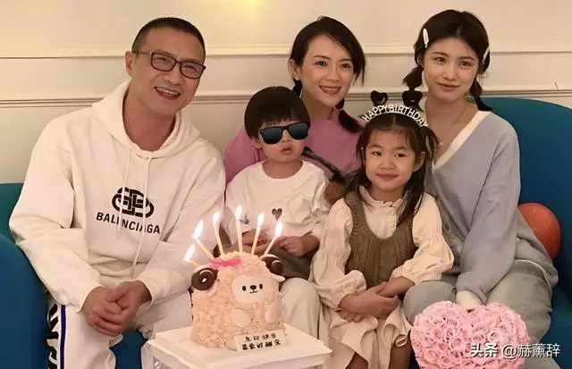 间隔不到2小时，章子怡、汪峰先后发文，网友：终究是森林北输了