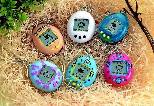 与我朝夕相处的电子宠物，其实是学校旁小铺卖的山寨货