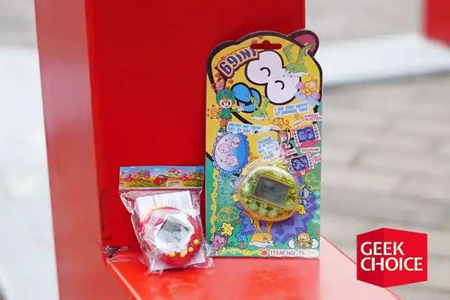 与我朝夕相处的电子宠物,其实是学校旁小铺卖的山寨货