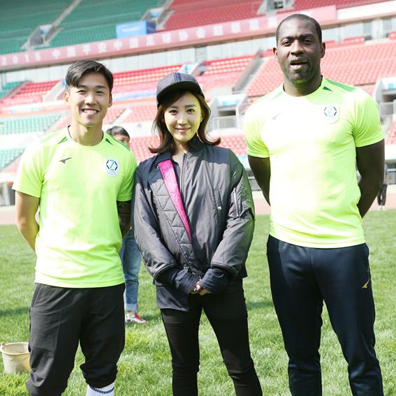 中超球队多了位美女老板，这个时尚圈设计师怎么成了足球人