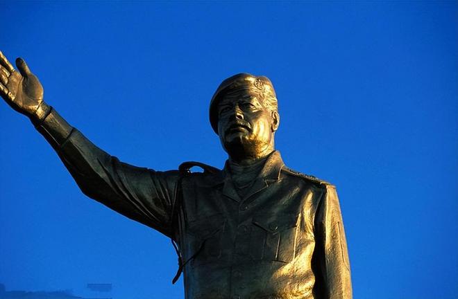 萨达姆有多聪明？死前留下200亿遗产，美国能查到，就是拿不到