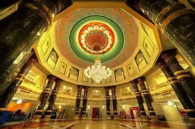 萨达姆死前留下400亿资产，为啥美国只能看不能动？他太聪明了