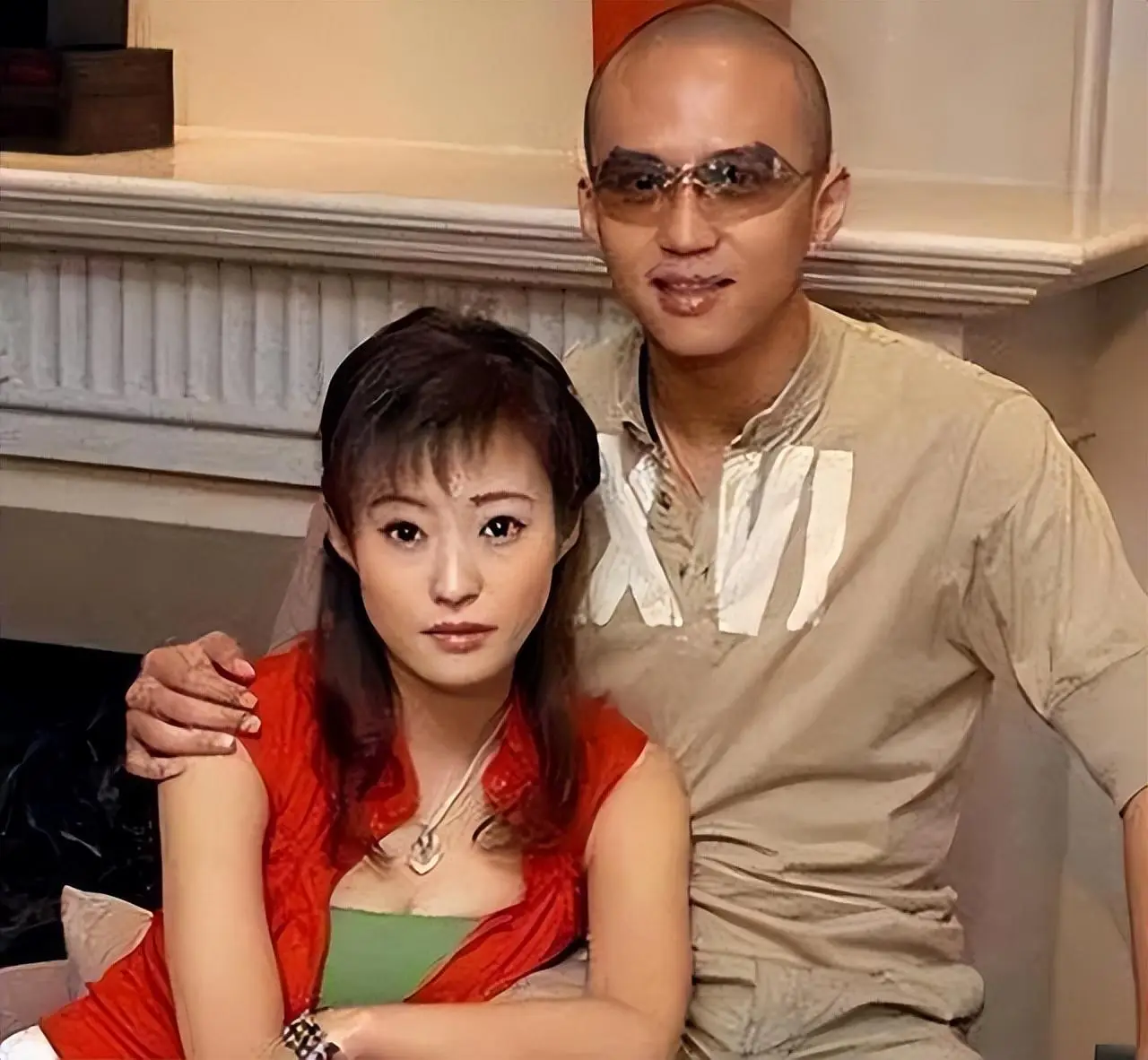 叛逆影帝邓超：抛弃女明星恋车晓，偷吃江一燕被孙俪8000万摆平