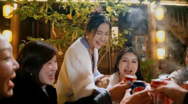 89万粉丝追随的丽江民宿老板娘，靠抖音“慢直播”月销300万