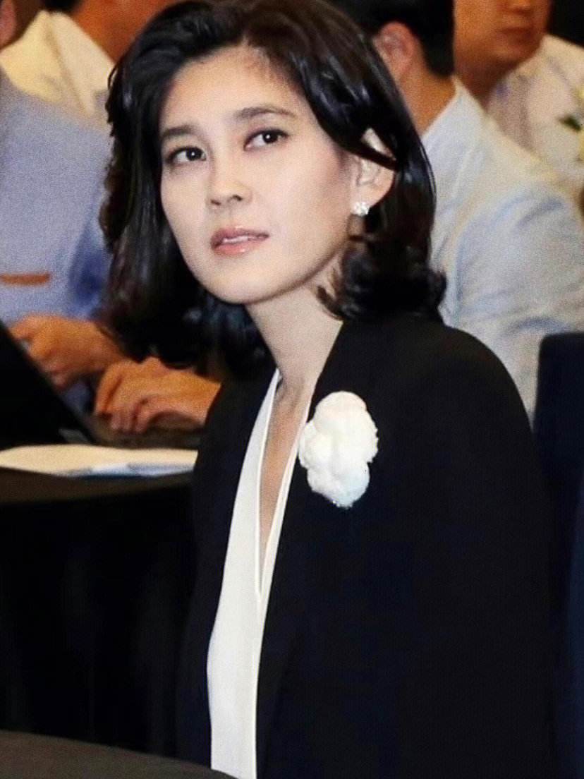 43岁的殷桃,终于得救了